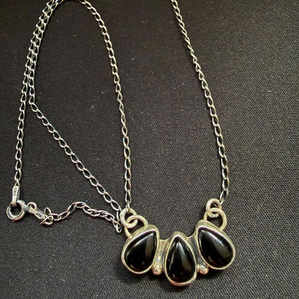 Native handmade triple stone black onyx necklace. 16in